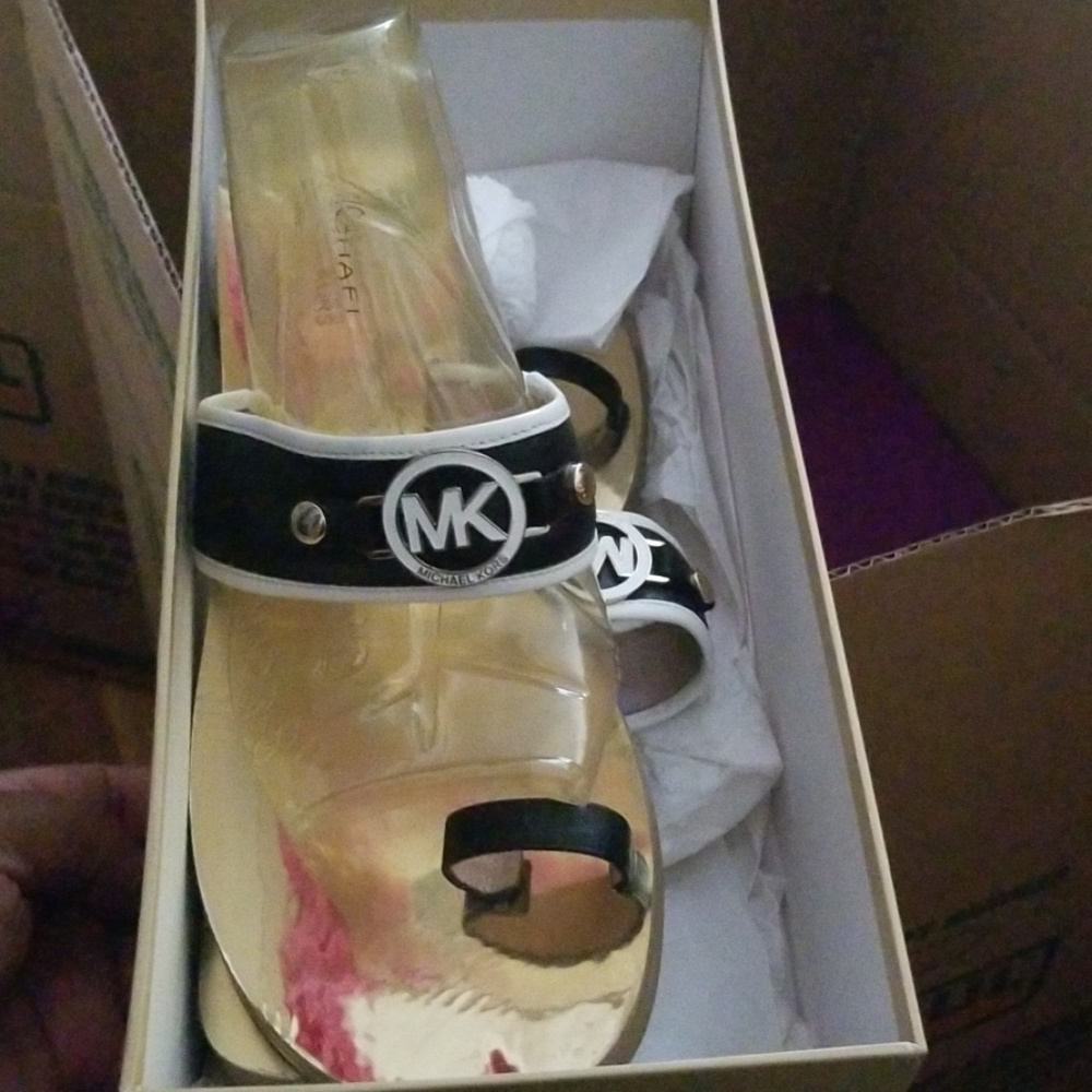 Michael Kors Dayton Toe ring Sandals